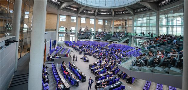 Bundestag nickt Corona-Schutzkonzept für Herbst ab Blick in den Bundestag: Das Parlament hat am Donnerstag die neuen Corona-Maßnahmen beschlossen. Bundesweit gelten soll ab 1. Oktober unter anderem eine FFP2-Pflicht in Arztpraxen.