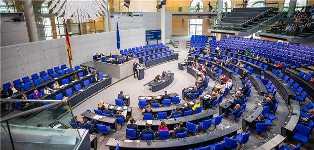 Bundestag segnet Lauterbachs Pflegestudiumsgesetz ab Blick in den Deutschen Bundestag