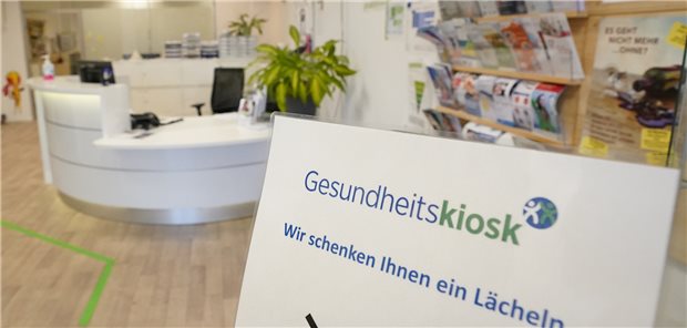 Gesundheitskioske: Auch Apotheker beteiligen Blick in den Gesundheitskiosk im Hamburger Stadtteil Billstedt. Bundesgesundheitsminister Karl Lauterbach will langfristig in ganz Deutschland rund 1.000 Gesundheitskioske für Patientinnen und Patienten in sozial benachteiligten Regionen einrichten.