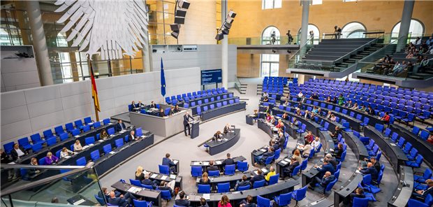 Bundestag gibt grünes Licht für Klinik-Transparenzverzeichnis Blick in den Plenarsaal. Dort wurde am späten Donnerstag abend das Transparenzgesetz gebilligt.