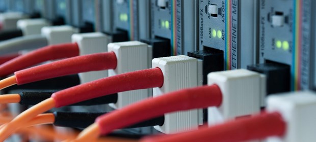 Hausärzteverband will Telekom ins Boot holen Blinkende Leitung: Bei der Abrechnung der HzV soll die Telekom mit helfen.