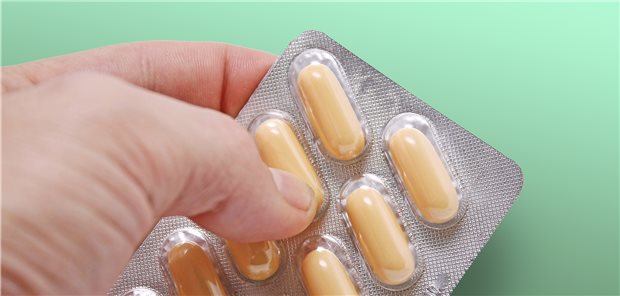 TK meldet Rekordtief bei Antibiotika-Verordnungen Blister mit Tabletten: Weniger Antibiotika bei Atemwegsinfekten meldet die TK in diesem Frühjahr.