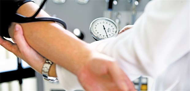 Blutdruckkontrollen sind bei Rheuma wichtig, denn es ist mehr als eine degenerative Gelenkerkrankung.