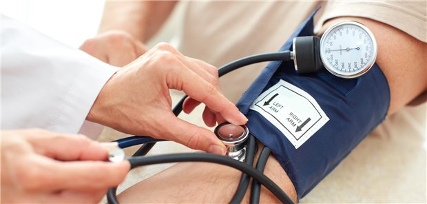 Bluthochdruck? Experten raten zu regelmäßiger Kontrolle durch den Hausarzt.