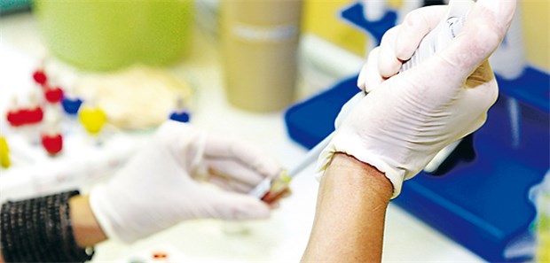 Ärzte sollen HIV-Test häufiger anbieten Bluttests führen auf die Spur des HI-Virus. Eine frühe Diagnose erhöht die Chancen der Therapie.