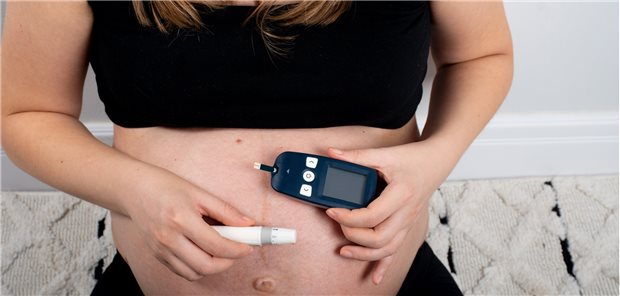 Blutzuckerkontrolle: 2019 waren in Deutschland 6,8 Prozent der Schwangeren von Gestationsdiabetes betroffen.