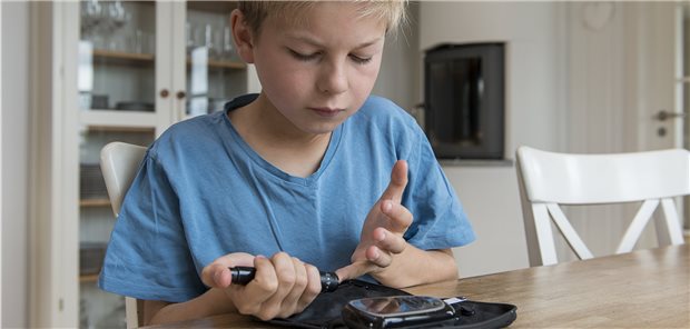 Blutzuckerkontrolle: Bei CED als Komorbidität ist die Prävention von Hypoglykämien besonders wichtig.