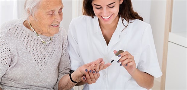 Was motiviert Patienten? Blutzuckermessung; Entscheiden sich Arzt und Patient für eine Insulintherapie mangelt es trotzdem manchmal an Motivation.