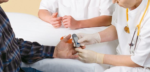 Kliniken suchen den Schulterschluss Blutzuckermessung: Nur wenige Kliniken in Deutschland haben diabetologische Expertise.