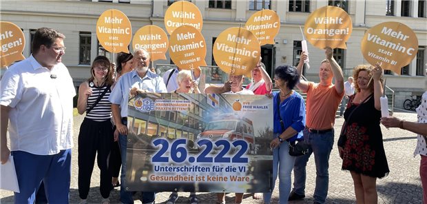 Brandenburg: Klage gegen Ablehnung von Gesundheits-Volksinitiative eingereicht Brandenburgs Freie Wähler haben am Freitag vor dem Landesverfassungsgericht Klage gegen die Ablehnung der Volksinitiative „Gesundheit ist keine Ware: Krankenhäuser und Praxen retten!“ eingereicht.