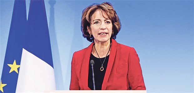 Ärzteproteste gehen in die zweite Runde Bringt Ärzte in Frankreich mit Reformen gegen sich auf: Gesundheitsministerin Marisol Touraine.