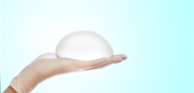 BGH tastet sich vorsichtig an Silikonimplantate heran Brustimplantat auf Hand: Die rechtliche Aufklärung um Implantate des Herstellers Poly Implant Prothèse (nicht abgebildet) geht weiter.