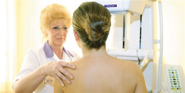 Neue Wege bei adjuvanter Brustkrebstherapie Brustkrebs-Screening: Betroffenen Frauen bietet eine adjuvante Therapie in jedem Alter gute Erfolgschancen.