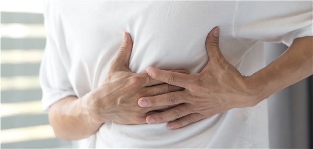 Brustschmerz einige Tage nach mRNA-Impfung? Da kann eine Myokarditis dahinter stecken.