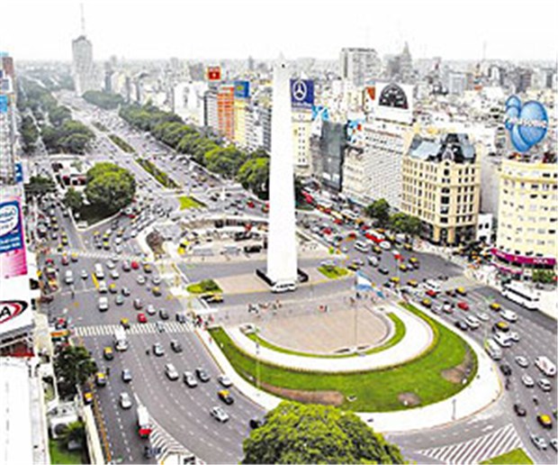 MedTech-Boom erwartet Buenos Aires: Mit kräftigen Lohnerhöhungen steigt auch die Nachfrage nach privaten Krankenversicherungen in Argentinien.