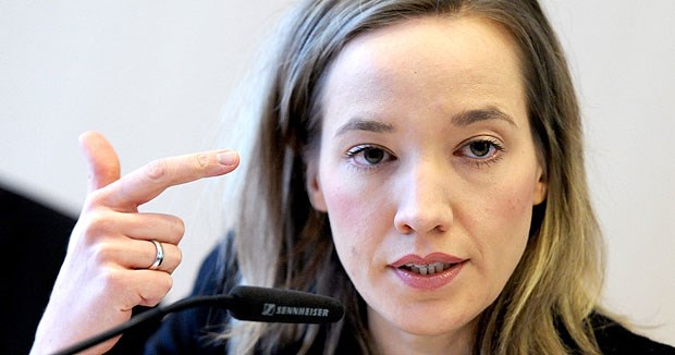 Schröder: Betreuungsgeld an Vorsorgeuntersuchungen knüpfen Bundesfamilienministerin Kristina Schröder (CDU) plant, das Betreuungsgeld an Bedingungen zu knüpfen.