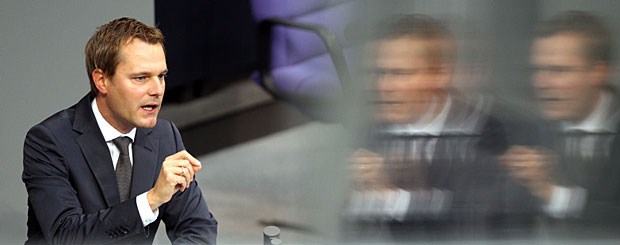 Kein Härtefallfonds im Patientenrechtegesetz Bundesgesundheitsminister Daniel Bahr (FDP) am 28. September im Deutschen Bundestag in Berlin.