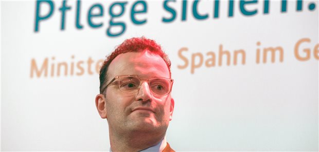 Spahn schlägt Pflöcke für Pflegeversicherung 2.0 ein Bundesgesundheitsminister Jens Spahn (CDU), hier bei einer Veranstaltung im Februar 2020, hat Eckpunkte für eine Pflegereform vorgelegt, die über die Neuordnung der Finanzierung hinausgeht.