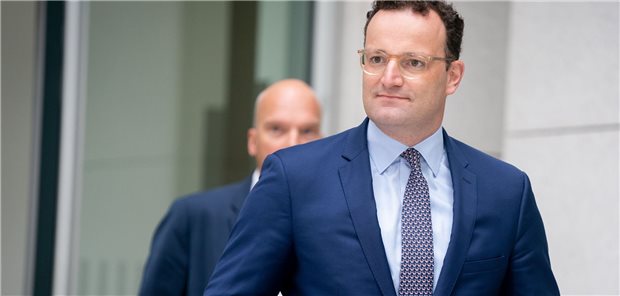 Bundeskabinett macht Geld für die Notfallreform locker Bundesgesundheitsminister Jens Spahn (CDU), stellte am Mittwoch nach der Kabinettssitzung die Inhalte des Krankenhauszukunftsgesetzes vor.
