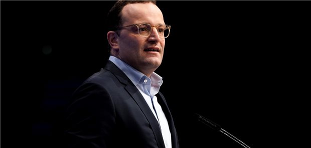 Spahn legt sieben Milliarden Euro für die GKV nach Bundesgesundheitsminister Jens Spahn legt nach und stellt der GKV weitere Milliarden in Aussicht.