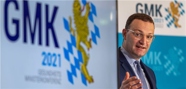 Corona-Impfzentren sollen vorerst nicht eingestampft werden Bundesgesundheitsminister Jens Spahn nach der Gesundheitsministerkonferenz in München.