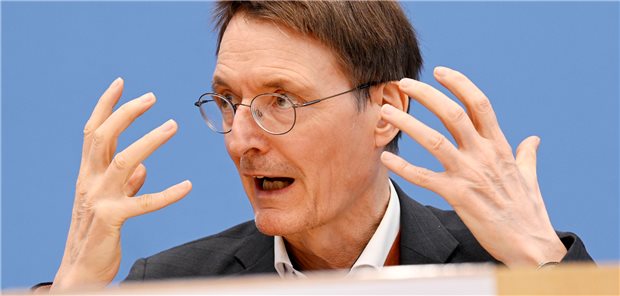 Bundesgesundheitsminister Karl Lauterbach betont: Keiner soll die COVID-Impfung aus eigener Tasche bezahlen müssen.
