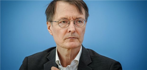 Medienbericht: „Gesundes-Herz-Gesetz“ soll „spätestens“ im dritten Quartal 2025 in Kraft treten Bundesgesundheitsminister Karl Lauterbach will mit dem geplanten „Gesundes-Herz-Gesetz“ unter anderem mittels Früherkennung und Aufklärung über Risikofaktoren die Zahl der Herz-Kreislauf-Erkrankungen reduzieren.