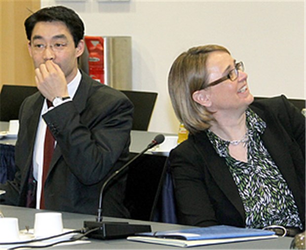 Ministerium nimmt sich der Pflege an - "in Kürze" Bundesgesundheitsminister Philipp Rösler (FDP) und Gesundheits-Staatssekretärin Annette Widmann-Mauz (CDU).