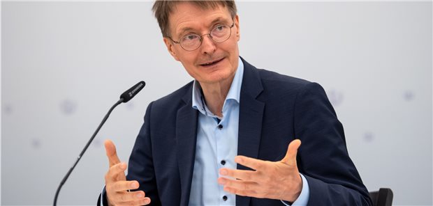 Lauterbach hält sich bei Inflationsausgleich für Kliniken bedeckt Bundesgesundheitsminister Professor Karl Lauterbach
