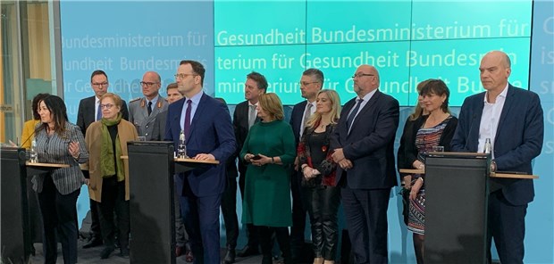 Beschaffung von Schutzkleidung mit Hilfe des Verteidigungsministeriums Bundesgesundheitsminister Spahn mit den Landesgesundheitsministern am 4. März 2020 in Berlin