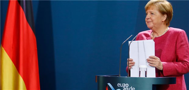 Merkel und Kommunen einigen sich auf Corona-Krisenplan Bundeskanzlerin Angela Merkel informiert nach einer Videokonferenz mit Bürgermeistern großer deutscher Städte über die Pläne, wie die Ausbreitung des Virus eingedämmt werden könnte.