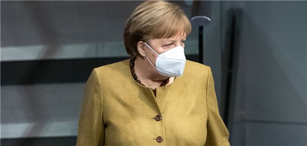 Die Kanzlerin bittet zum Impfgipfel Bundeskanzlerin Angela Merkel (CDU) kommt zur Plenarsitzung im Deutschen Bundestag.