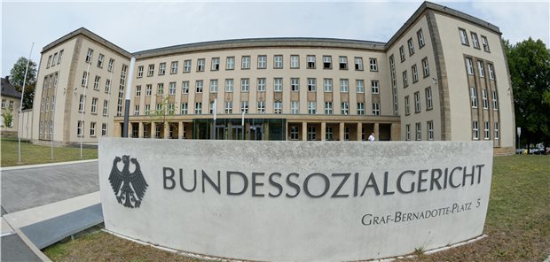 Bundessozialgericht in Kassel: Die Verschiebung von Arztanstellungen zwischen MVZ ist erlaubt. Dies gilt auch für mehrere Einrichtungen einer Dachgesellschaft.