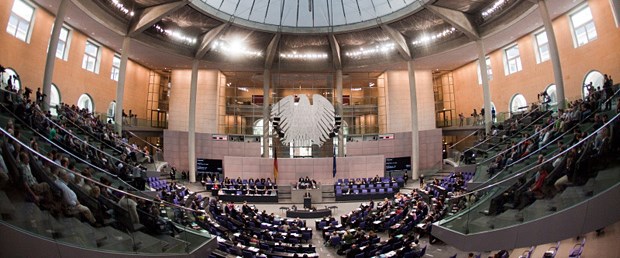 PID-Befürworter überzeugten die Unentschlossenen Bundestag gibt grünes Licht für den Einsatz der Präimplantationsdiagnostik in Ausnahmefällen.