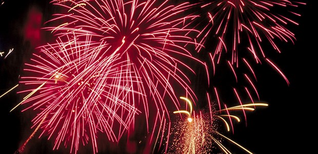 Mit dem Feuerwerk kommt das Knalltrauma Bunt - und laut.