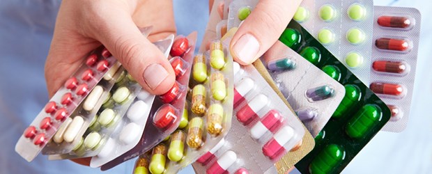 Kassen sparen an Medikamenten Bunter Medikamenten-Mix: Die Rabatte kompensieren die Mehrkosten der Kassen, die durch Verbrauch und Innovationen enstanden sind.