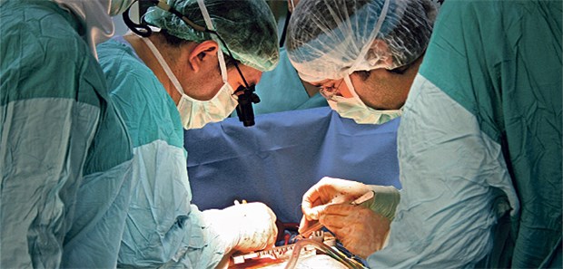 Bypass meist besser als Stent Bypass-Op zur koronaren Revaskularisierung: Der Eingriff ist bei Diabetikern mit einem geringeren Risiko behaftet als das Legen eines Stents.