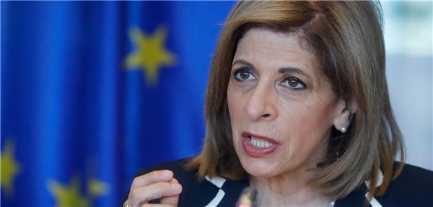 EU einigt sich auf mehr Zusammenarbeit in Gesundheitskrisen COVID-19 ist immer noch präsent, und wir sehen neue Gesundheitsbedrohungen wie Affenpocken, gegen die unsere Gesundheitsunion heute mehr denn je gebraucht wird: EU-Gesundheitskommissarin Stella Kyriakides.