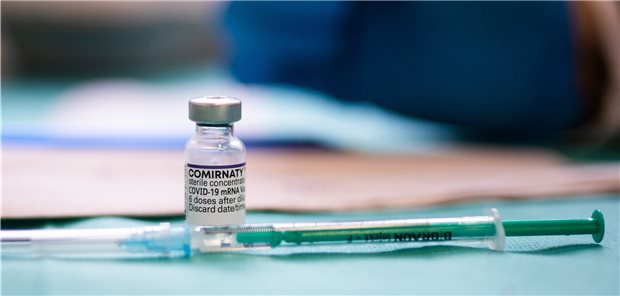 BioNTech und Pfizer starten klinische Studie zu Omikron-Impfstoff COVID-Impfstoff von BioNtech und seinem Partner Pfizer: Beide Unternehmen haben eine klinische Studie zu einem Vakzin-Update gegen Omikron gestartet.
