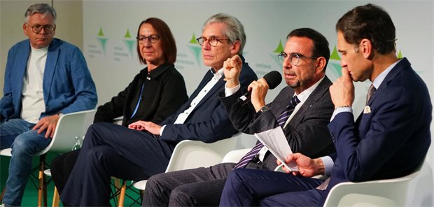 CSU-Fraktionsvorsitzender Klaus Holetschek (2.v.r.) fand auf dem Europäischen Gesundheitskongress klare Wort.