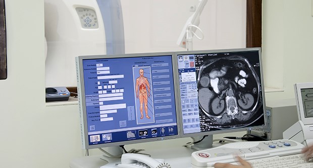 Radiologische Befundung zur Unzeit: Potenzial bei Kliniken CT des Abdomens: Teleradiologen könnten Engpässe in Kliniken kompensieren.