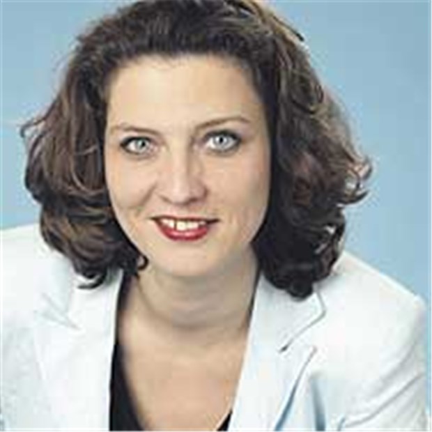 Opposition sieht Regierung im Sommerschlaf Carola Reimann, SPD-Gesundheitspolitikerin.