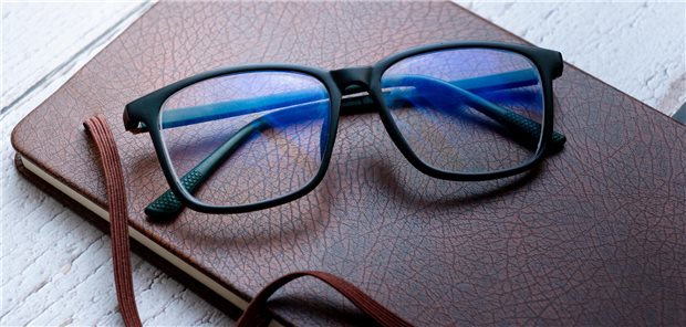 Blaulichtfilter Brille – Erfahrungen, Test & Kauf-Tipps • Schlafwissen