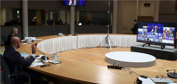 EU sucht händeringend nach Impfstoff Charles Michel (l), Präsident des Europäischen Rats, am Donnerstag beim „Video-Gipfel“ mit den EU-Staats- und Regierungschefs.