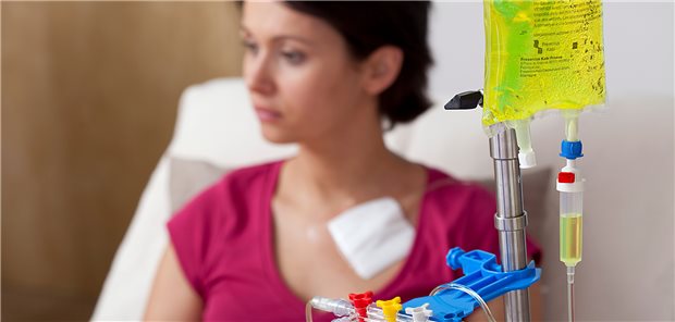 Chemotherapie: Nach einer Krebserkrankung während der Schwangerschaft sind einer aktuellen Studie zufolge bei den Kindern im Alter von neun Jahren im Schnitt keine kognitiven Einschränkungen oder Verhaltensauffälligkeiten feststellbar. (Symbolbild)