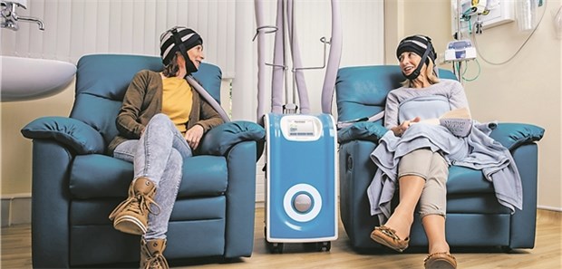 Kältekappe gegen Haarausfall durch Chemo Chemotherapie bei Krebs: Gegen Haarausfall wird die Kopfhaut während und nach der Zytostatika-Infusion gekühlt.