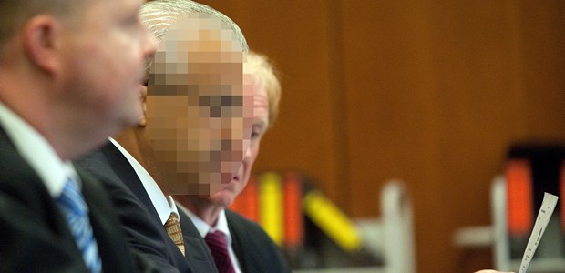 Chirurg bestreitet Manipulation Chirurg auf der Anklagebank: Vor Gericht wies er die Vorwürfe zurück.