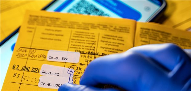 Impfquoten im Krankenhaus deutlich über Bundesschnitt Corona-Teilimpfpflicht: Durchschnittlich haben die Kliniken laut einer Umfrage der Deutschen Krankenhausgesellschaft nur sechs Prozent der Mitarbeiter als nicht gegen SARS-CoV-2 geimpft gemeldet.