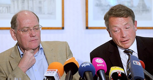 Förderalismus in der Kritik: "EHEC macht nicht an Grenzen halt" DGfN-Chef Brunkhorst (rechts) mit seinem Hamburger Kollegen Rolf Stahl: Nicht sinnvoll, mit den landesbezogenen Gesundheitsbehörden und Gesundheitsämtern zu arbeiten.