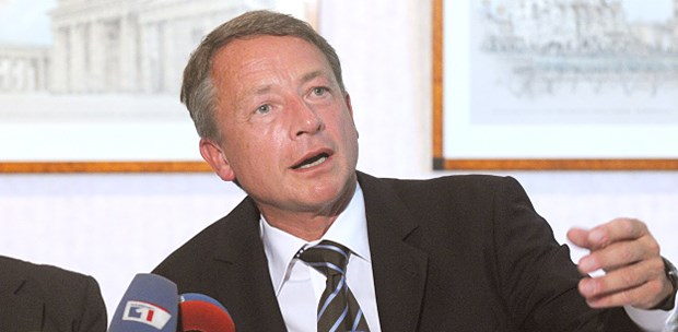 Nierenärzte ziehen bei EHEC alle Register DGfN-Präsident Brunkhorst: "Wir hatten einfach keine Therapieoptionen mehr."